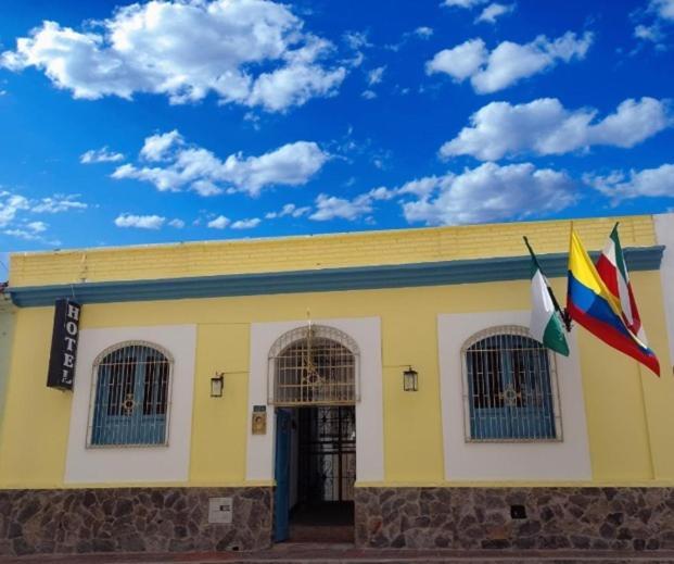 Hotel Posada De Santa Elena トゥンハ エクステリア 写真